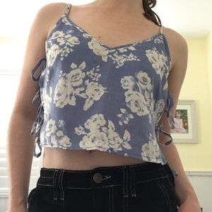 Floral tie flowy crop top